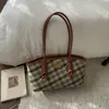 Bolsa Xadrez de Grande Capacidade para o Dia a Dia de Mulheres, Novo Estilo Inverno 2025, Bolsa de Ombro de Alto Valor, Bolsa de Mão Tote Elegante