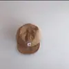 Gorro de Bebé Primavera y Otoño Ala Suave Estilo Coreano Bordado Letra P Gorra de Béisbol Elegante para Bebés y Niños Pequeños Gorra de Béisbol Trendy Ins
