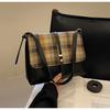 Popular este ano, bolsa pequena transfronteiriça feminina outono e inverno 2024 nova moda retrô bolsa mensageiro explosão bolsa de ombro quadrada pequena