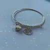 Ter Você É Minha Fonte de Força~ um Bracelete Sino com Caractere Fu Super Significativo com Design Ajustável e Estilo Versátil