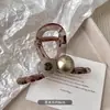 Pinza para el pelo de acrílico con perla y flor para mujer, estilo popular nuevo Primavera y Verano 2024, pinza de tiburón, pasador de pelo 13 cm