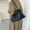 Bolso Tote Retro de Gran Capacidad para Debajo del Brazo para Mujer 2026 Otoño Nuevo Bolso de Hombro Pequeño de Nicho Simple Bolso de Mano para el Trabajo