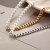 Collar de Cadena de Acero Inoxidable con Empalme de Perlas Transfronterizo Europeo y Americano Oro de 18 Quilates Lujo Accesible Cadena para la Clavícula Joyería Versátil de Gama Alta
