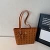 Bolso Tote Casual con Textura de Gran Capacidad 2025 Nuevo Diseño Nicho para Mujer Popular Estilo Extranjero para Viaje Diario de Mano al Hombro