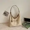 Bolsa de Ombro de Lona Bordada com Letras 2026, Estilo Coreano de Alta Qualidade, Grande Capacidade para o Dia a Dia, Bolsa de Ombro Relaxada