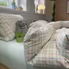 Conjunto de quatro peças 100% algodão puro Classe A, novo modelo 2026, capa de edredom 100% algodão, lençol de cima, lençol com elástico, conjunto de cama de três peças listrado para dormitório estudantil 3