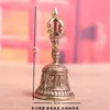 Sino de Latão dos Oito Imortais do Tibete, Sino de Cobre Vintage Estilo Étnico, Artesanato de Sino de Manivela Manual do Tibete, Item Decorativo Antigo de Latão