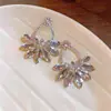 Pendientes de botón con diseño de flor de diamante incrustado de Aguja de Plata Pendientes de Lujo Ligero Moda de Alta Gama Pendientes Exquisitos Personalidad de Nicho Temperamento Adornos para los Oídos para Mujeres