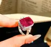 Exquisito Collar de Corindón Rojo Diamantado de Alto Carbono con Colgante de Diamante Corte Princesa, Conjunto Transfronterizo Europeo y Americano, Anillo y Pendientes de Alta Gama