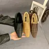 Sapatos Mocassins Femininos Marrons de Couro Estilo Retrô Francês, Para Outono e Inverno, Mocassins Quentinhos com Forro de Lã, Sapatos de Algodão Versáteis para Trabalho de Salto Baixo