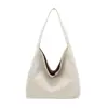Bolsa tote transfronteiriça, bolsa de ombro popular de comércio exterior, versão coreana 2026, bolsa transversal de luxo leve para o dia a dia, bolsa de ombro da moda atacado