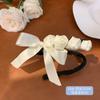 Pinza para el cabello con camelia tridimensional de satén francés, popular en Internet, elegante, para niña, accesorio para el cabello estilo coreano