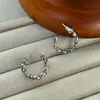 Pendientes Minimalistas Geométricos en Forma de C con Diseño de Resorte, Estética de Diseño de Nicho, Estilo Francés Versátil, Sensación de Alta Gama, Pendientes Versátiles