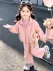 Conjunto de cortavientos de color liso para niñas transfronterizo, estilo primavera y otoño, conjunto casual de tres piezas para niños 2026 nuevo, ropa infantil de moda