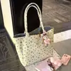 Bolsa de Lona Grande Capacidade com Laço em Formato de Coração Nova 2025 para Mulheres Versátil de Ombro Moda Bolsa de Mão Bolsa Tote para o Dia a Dia