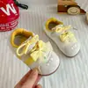 Zapatos Casuales de Dibujos Animados Lindos para Niños 2026 Nuevo Estilo Primavera y Otoño Zapatos de Princesa Gato para Niñas Suela Suave Zapatos de Malla de Entrenamiento Alemanes