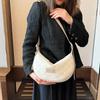 Bolsa de ombro texturizada para mulheres primavera e verão 2023 nova bolsa quadrada pequena simples texturizada bolsa de ombro casual crossbody