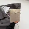 2025 Nuevo Bolso de Teléfono Móvil Tejido a Mano de Verano para Mujer, Bolso de Hombro Cruzado de Moda, Billetera Pequeña de Paja de Nicho