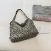 Bolsa feminina de grande capacidade, nova bolsa tote estampada de leopardo casual da moda outono 2026, bolsa de ombro versátil para o dia a dia