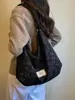 Bolsa Tote Elegante 2026 Novo Estilo Coreano Casual com Bolinhas, Bolsa de Ombro de Grande Capacidade, Estilosa para o Trabalho e Tendência Artística