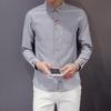 Camisa Oxford de manga larga para hombre nueva primavera 2023 camisa casual de moda juvenil estilo coreano para hombre con combinación de colores de cinta
