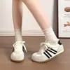 Zapatillas de entrenamiento alemanas estilo retro para niñas, nueva colección primavera/verano 2026, zapatos infantiles de suela blanda estilo Forrest Gump, zapatillas blancas casuales para niños mayores, de moda