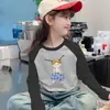Camiseta Básica Versátil Gola Redonda Infantil DeRong Outono/Inverno Nova Cor Color Block Manga Longa Estilosa Tendência