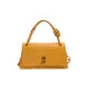 Colección Otoño 2026: Bolso de hombro casual y a la moda para mujer, con un diseño único y moderno, de forma cuadrada pequeña