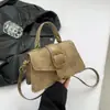 Bolsa de axila popular deste ano 2024 nova moda fivela de cinto francesa bolsa de ombro transversal decorativa bolsa quadrada pequena vintage