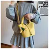 2026 Verano Estilo Coreano Moda Bolso de Cubo de Mano para Mujer Bolso de Hombro Simple Elegante Bolso Cruzado de Nicho para Mujer