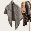 Xale Triangular Dupla Face Duas Cores Retro Coreano Cachecol de Inverno Quente Simples Versátil Peça de Roupa Externa Cachecol Aquecedor de Pescoço Feminino