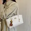 Bolso Femenino para Axila 2026 Nuevo de Moda Otoño Gama Alta Retro Lujo Ligero Bolso de Hombro Moda Versátil Bolso de Viaje