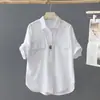 Camisa Casual de Manga Curta com Botões Frontais e Bolsos Duplos Cor Sólida Nova Tendência Verão 2025 Roupa Externa Leve e Solta para Mulheres