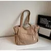 2025 Nuevo Bolso Tote Otoño e Invierno Gran Capacidad Color Sólido Pana Bolso de Hombro Casual Versátil Bolso de Mano para Viajes