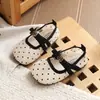 Zapatos Pequeños de Cuero Primavera Verano Malla de Puntos Zapatos Casuales Mary Jane Zapatos de Princesa para Niñas Niños Transpirables Zapatos de una sola pieza Huecos 2026