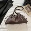 Elegante Xiaomi 2026 Otoño Nuevo Lanzamiento Chic de Alto Valor Bolso de Hombro Cruzado Tejido Plegado Bolso Nube Bolso de Mano de Moda
