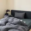 Algodón 100% de Clase A Tejido de Algodón Algodón Tianzhu Juego de Cuatro Piezas Rayas Simples Estilo de Casa de Huéspedes de Alta Calidad Funda de Edredón Súper Suave para Dormir al Desnudo