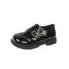 Sapatos de Couro para Meninas 2026 Nova Coleção Primavera e Outono Sapatos de Performance de Couro Envernizado Preto para Meninos Sapatos Casuais Versáteis Estilo Academia para Crianças