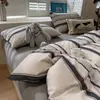Conjunto Simples de Algodão de Alta Qualidade para Cama de Quatro Peças Lençol Capa de Edredom Fronhas Saia de Cama Conjunto de Três Peças para Dormitório de Estudante