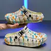 Zuecos para Hombre 2026 Verano Nuevo Estilo Exteriores Suela Suave Cómodos Chanclas de Playa Conducción Casual Talla Grande Zapatos Perforados