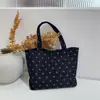Bolsa de Tote de Gran Capacidad con Lunares Estilo 2026 para Viajes Perezosos Bolso de Mujer para Salidas Diarias Bolso de Hombro Bolso de Mujer Moderno y Elegante