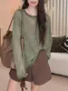 Camiseta de manga larga verde a rayas con cuello redondo estilo perezoso para mujer, nueva para principios de otoño, holgada, protección solar, top tipo kimono para mujer A13510