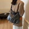 Bolso de Hombro para Mujer de Gran Capacidad de Suministro Transfronterizo Popular de Este Año 2025 Nuevo Otoño e Invierno Bolso Mensajero Retro Commuter Ba