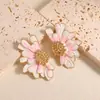Pendientes de Flor de Aleación Estilo Lujo Ligero Moda Transfronteriza Europea y Americana para Mujer, Sensación de Gama Alta de Nicho, Pendientes Dopamina de Medio Goteo de Aceite