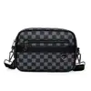 Nueva bolsa cruzada para hombre transfronteriza, bolso de hombro de PU a cuadros, bolsa de almacenamiento, bolsa para teléfono, bolsa simple casual para viajes cortos