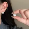 Pendientes de triángulo plateados tridimensionales combinables sin agujero en la oreja temperamento diario alta calidad para ir al trabajo retro nicho combinable