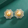 Pendientes de Perlas de Concha de Lujo Ligero Joyería Pendientes de Perla de Agua Dulce Imitación Base de Cobre Chapado en Oro Joyería para Mujer Moda