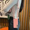 Adecuado para Samsung, Bucle de Colgante Reforzado con Correa Ancha, Funda para Teléfono Anti-Caídas de Protección Completa, Funda Cruzada para Teléfono de Color Caramelo Integrada en TPU