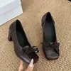 Zapatos planos tipo mocasín estilo retro, punta cuadrada, corte bajo, cómodos, verano 2026, nuevos, versátiles, con lazo, Mary Janes para mujer