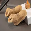 Zapatos de algodón de caña alta, engrosados y forrados de felpa para niños, nuevo estilo invierno 2025, para niños y niñas, zapatos cálidos con exterior de pelo de una sola pieza